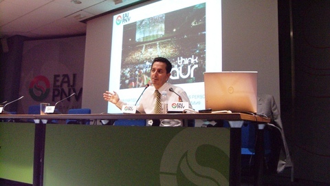 Foto: Izurieta participa en el proyecto Think Gaur Euskadi 2020.