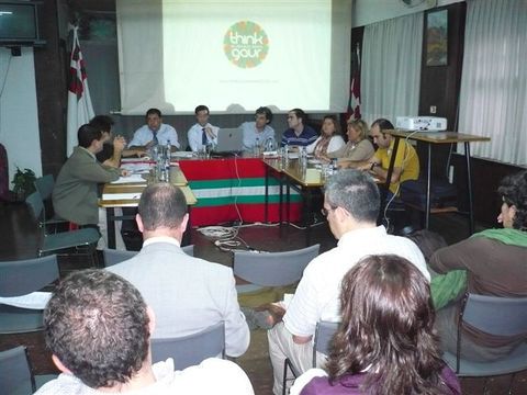 Foto: Grupos de discusin en Portugalete 