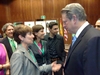 Foto: La delegacin de Think Gaur saluda a Al Gore 