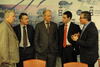 Foto: Iigo Urkullu con los ponentes del taller