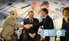 Foto: Iigo Urkullu saluda al experto Grald Grandmont