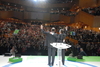 Foto: Iigo Urkullu y el Lehendakari Ibarretxe saludan a los asistentes al acto 